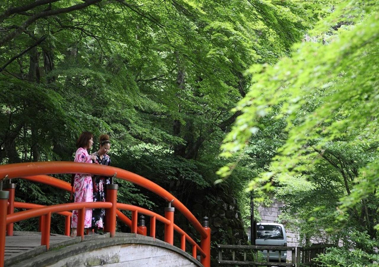 Отель Ikaho Syusuien Shibukawa Экстерьер фото